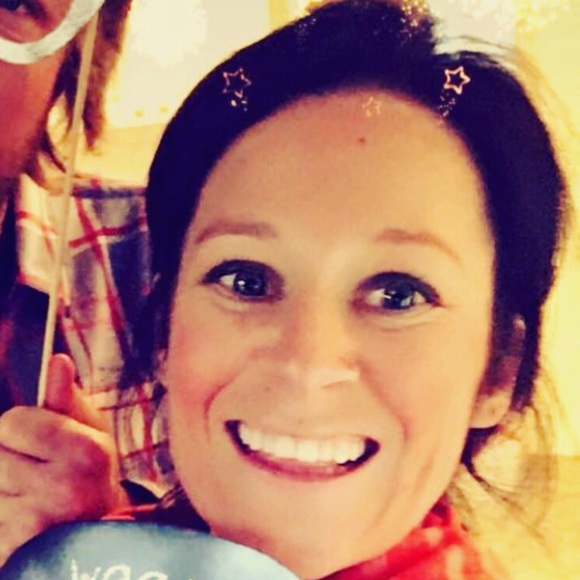 Meet your Posher, Nicole - Picture 1 of 1